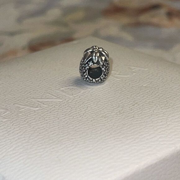 PANDORA Diamond Pineapple Charm PANDORA Diamond Pineapple Charm - Picture 3 of 9